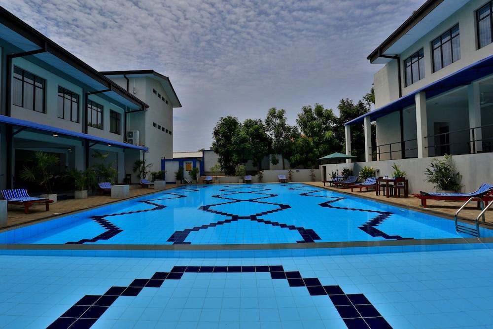 The Blue Wave Hotel Arugam Kudah Eksteriør bilde