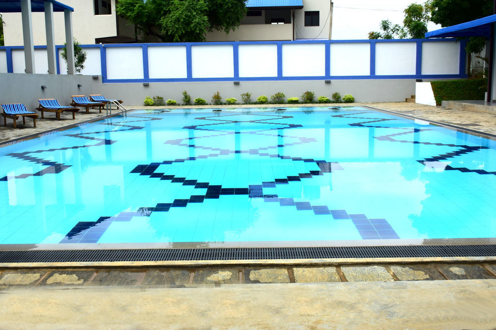 The Blue Wave Hotel Arugam Kudah Eksteriør bilde