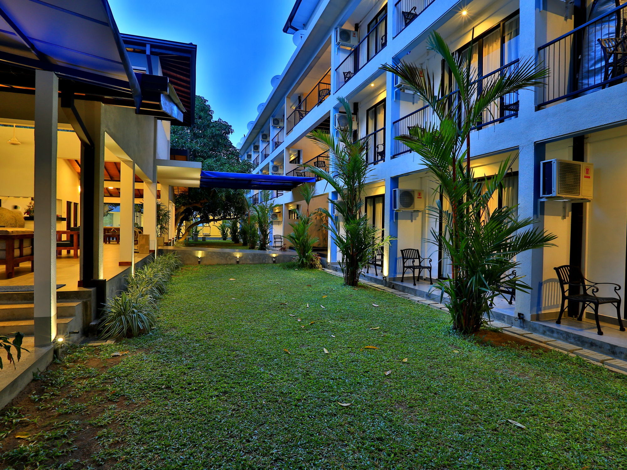 The Blue Wave Hotel Arugam Kudah Eksteriør bilde